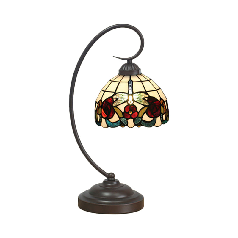 1 Glühbirnenkuppel geformte Nachttisch Helles Tiffany Dark Kaffee Buntglas Nachttischlampe mit Schmetterling und Blumenmuster