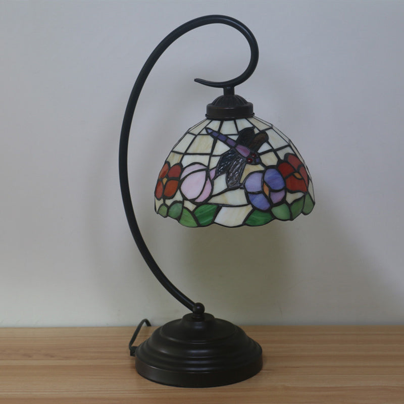 Domed Night Table Lighting Mediterraan Cut Glass 1 Head Dark Coffee Dragonfly en Flower Pattern Desk Light