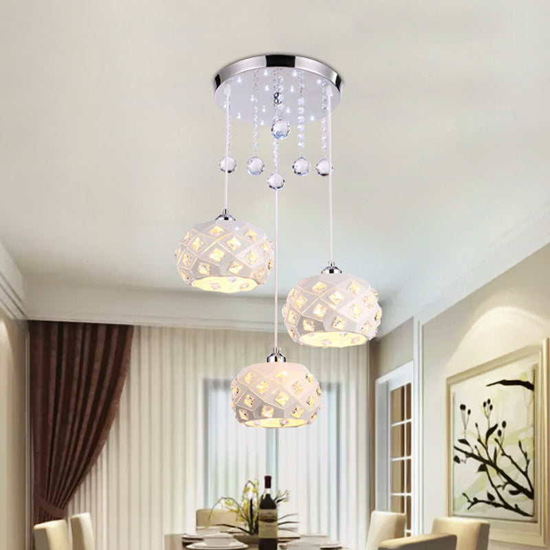 Modernistischer Drum Cluster Anhänger Eisen 3 Köpfe Esszimmer Kristall hängende Deckenlampe in Weiß