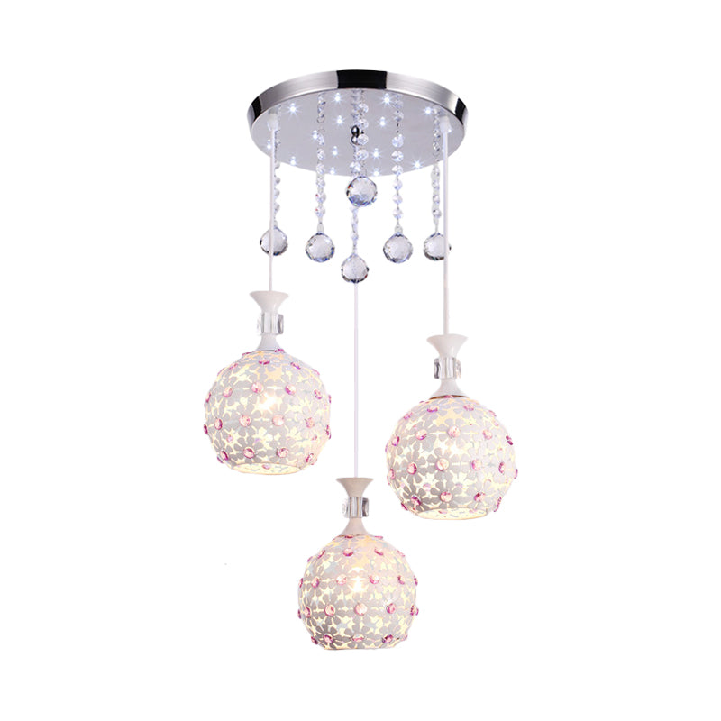 Luz de péndulo de flora blanca con diseño de bola colgante de racimo de hierro de 3 cabezas con gotas de cristal