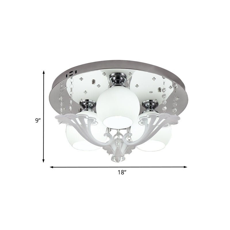 Apparecchio da incasso modernista cromato per camera da letto a 3 lampadine con paralume in vetro smerigliato bianco globo