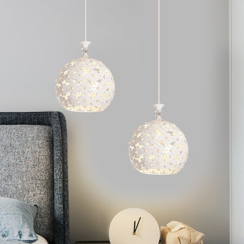 White Floret Drop Pendant Light Modern 1-Bulb Iron Ceiling Suspension Lamp with Globe Design