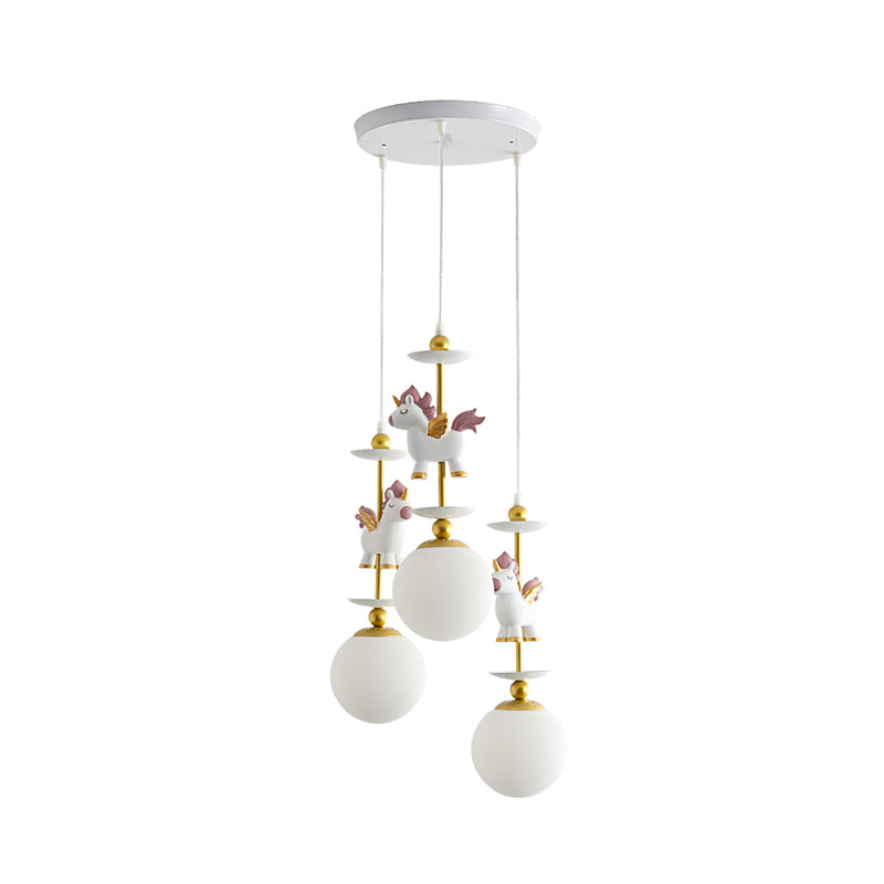 Lámpara de péndulo de unicornio blanco colgante de múltiples luces de 3 luces con sombra de vidrio de leche global