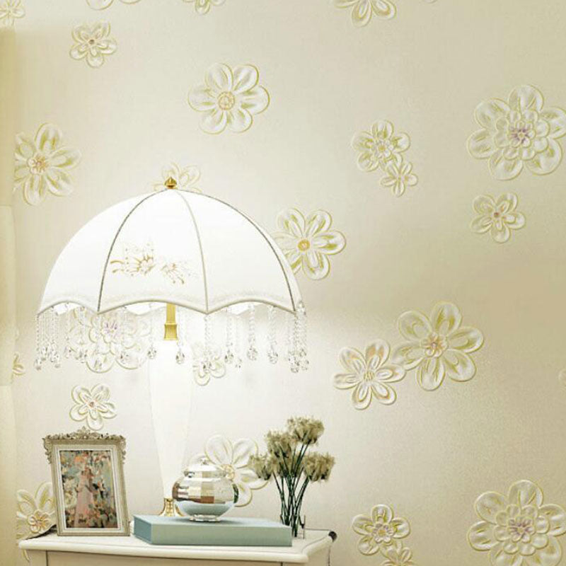 Decorative Non-Pasted Wallpaper Roll Blossoming Magnolia Non-Woven Wall Covering in Soft Color