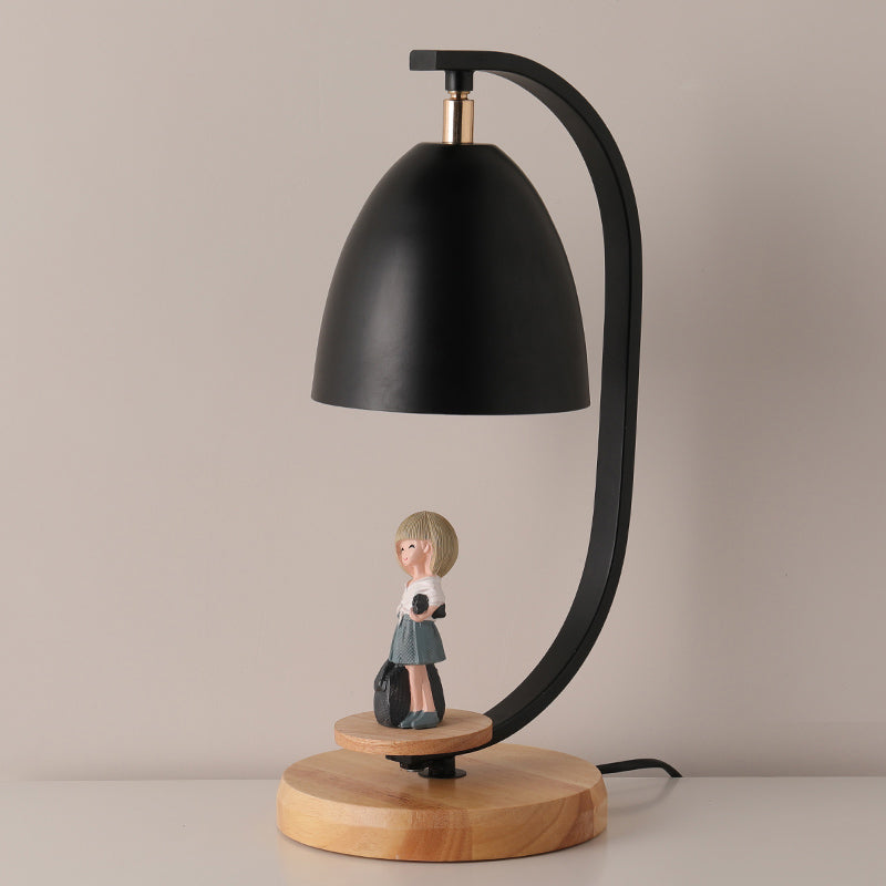 Nordique Conical Nightand Light Metallic 1 Lampe de table de chambre à coucher légère avec décoration de fille en blanc / noir