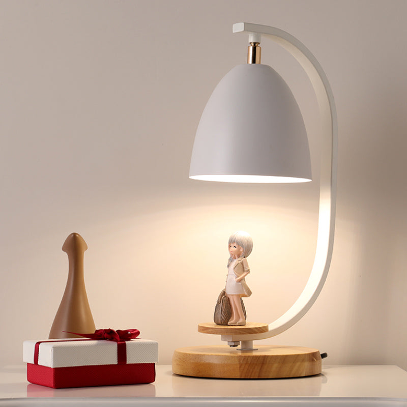 Nordique Conical Nightand Light Metallic 1 Lampe de table de chambre à coucher légère avec décoration de fille en blanc / noir