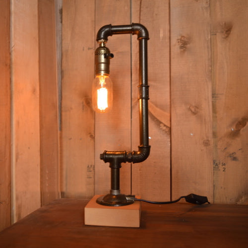 Schmiedeeisen schwarzer Tischbeleuchtung Wasserrohr 1 Glühbirne Industrielle stilvolle Tischlampe mit Holzbasis