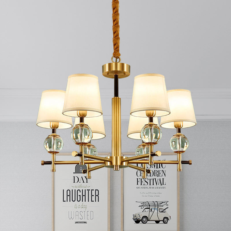 Conische slaapkamer kroonluchter lampstof 6 koppen eigentijdse plafondhanger in messing met kristal accent